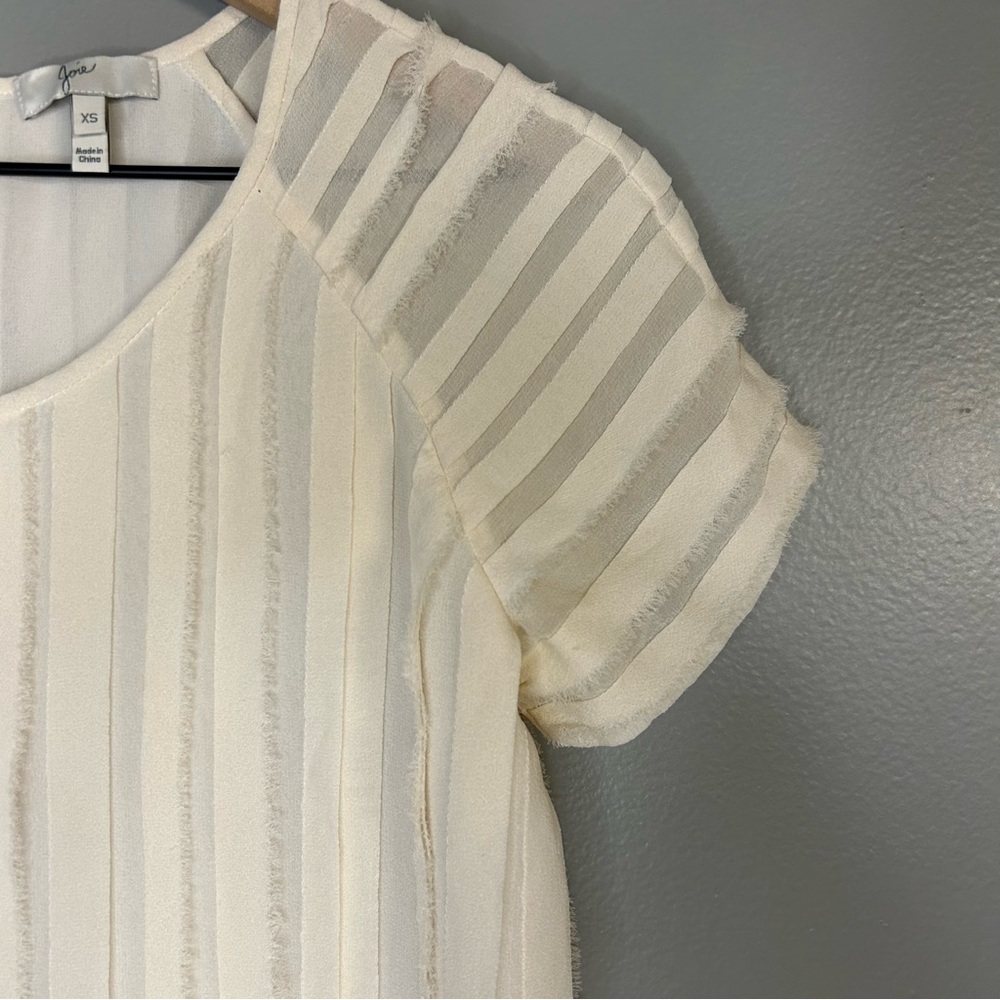 Joie 100% Silk Cream Pleated Blouse, Sz XS, Raw Edges, Lined Top - Picture 3 of 9